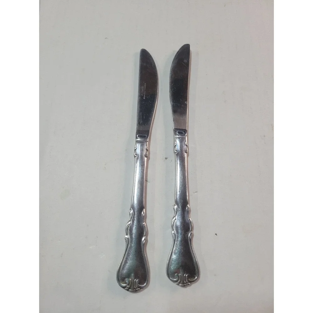 Cambridge Stainless Indonesia Scroll Pattern Serrated Dinner‎ Knives Set of 2